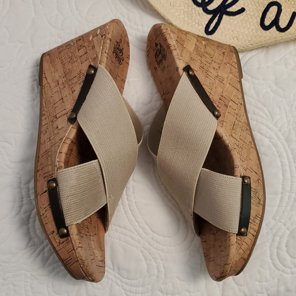 Sandals - Picture 3 of 3